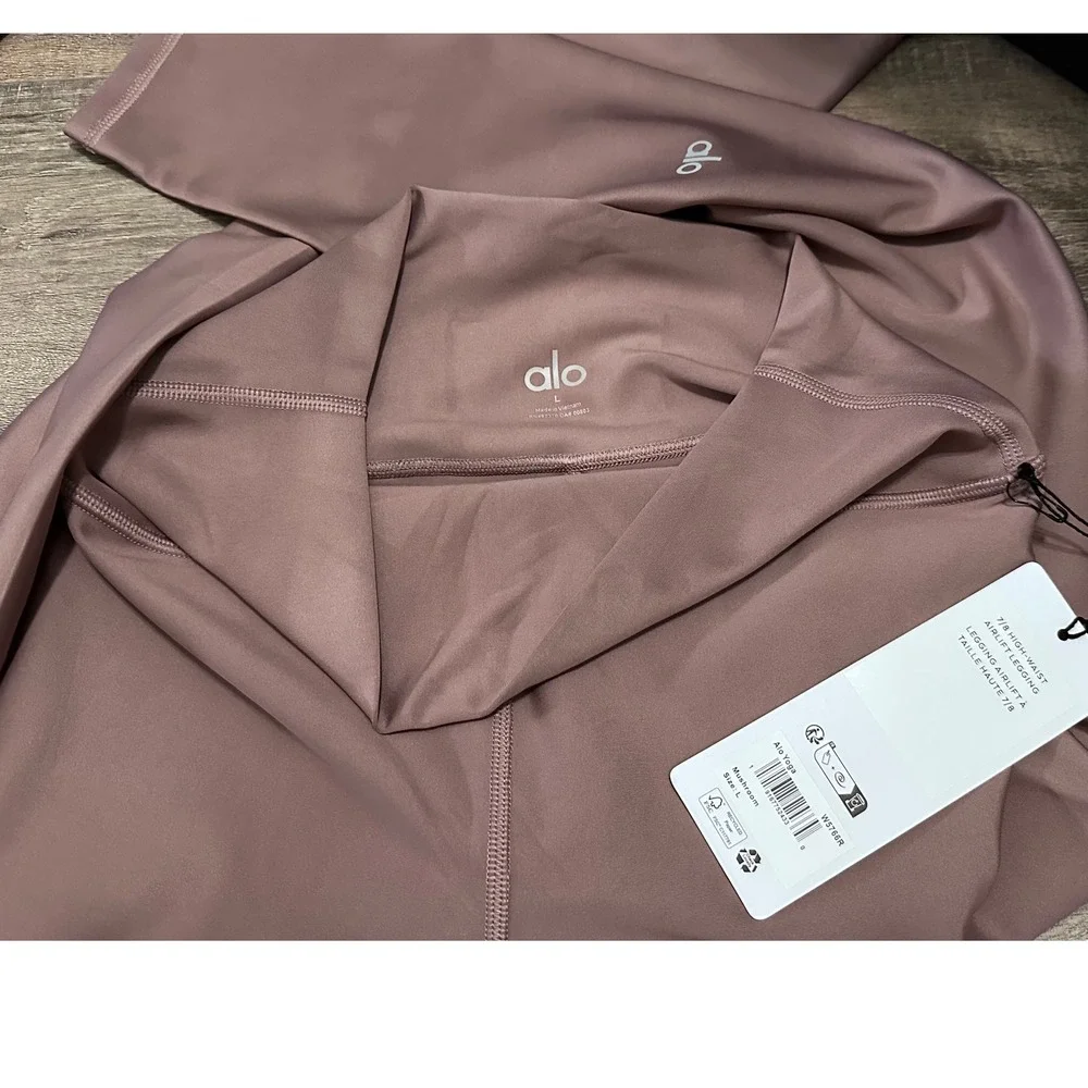 Alo Yoga 7/8 High-Waist Airlift Legging Mushroom  Size Large  NWT